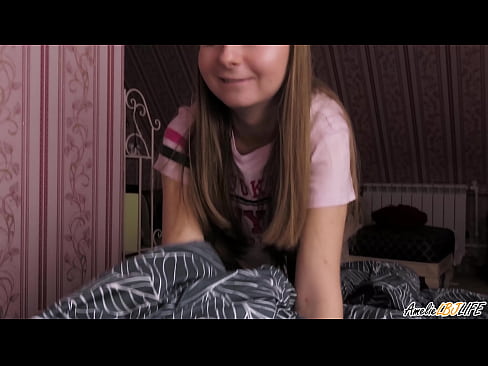 ❤️ Blondie waxay si qoto dheer u nuugtaa BFF's waxayna ku dhufanaysaa afkeeda Muqaal dabada %so.sex78.ru ❌️❤